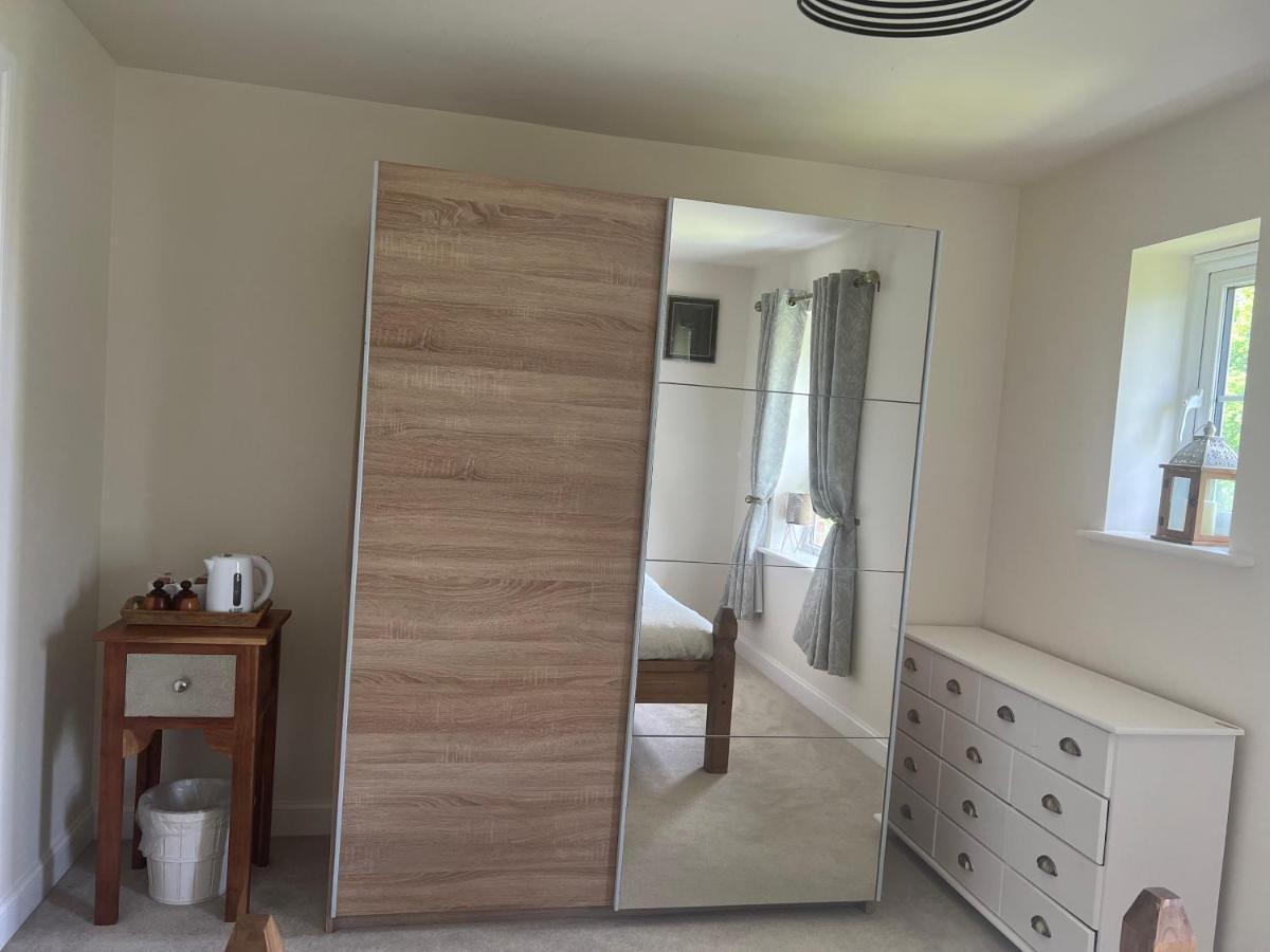 Cosy Double Room With Private Bathroom Homestay Caldecote Εξωτερικό φωτογραφία