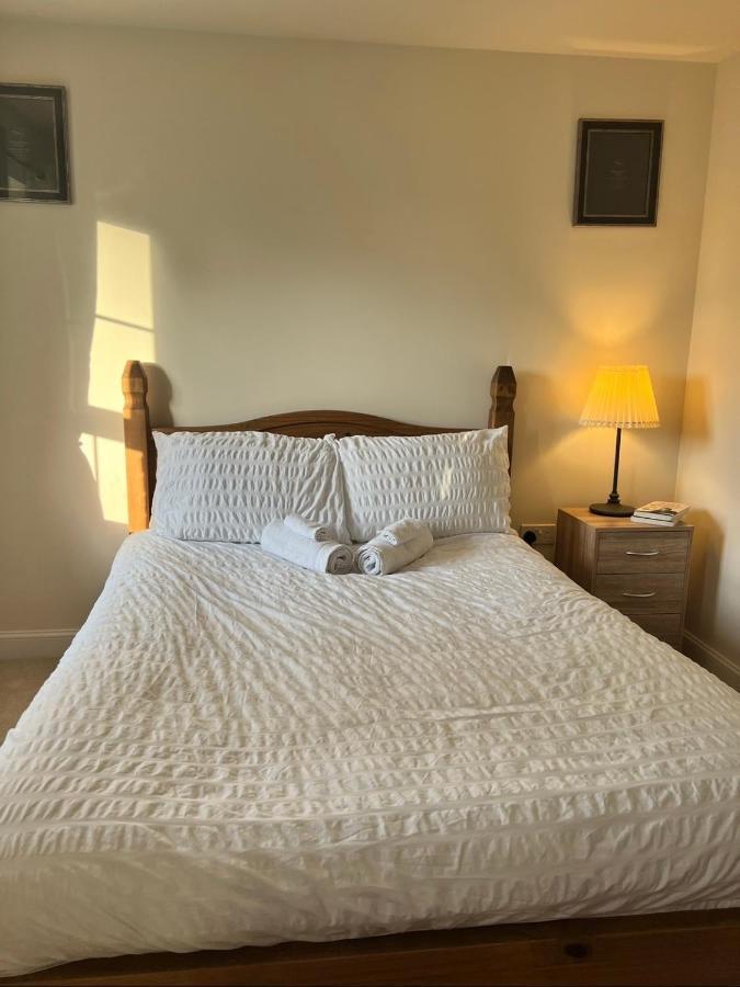 Cosy Double Room With Private Bathroom Homestay Caldecote Εξωτερικό φωτογραφία